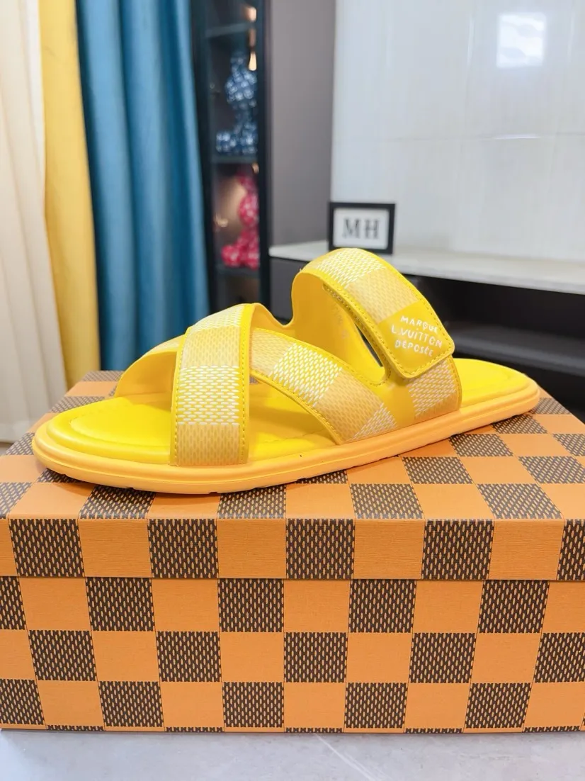 Men's shoes 💰380🌹🌹 (lv-Louis Vuitton) New men's slippers, high-end boutique, exquisite embossed logo decoration on the upper, fine workmanship, super soft soles, casual, loose and comfortable, a must-have in summer! \nsize：38-44
